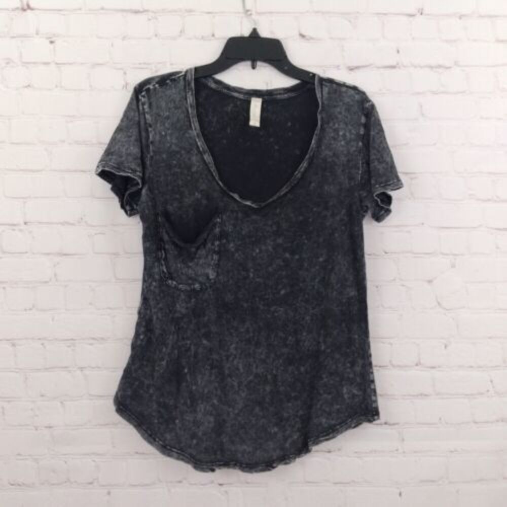 Altar'd State T Shirt Womens Medium Black Acid Wash V Neck Pocket Tee Boho